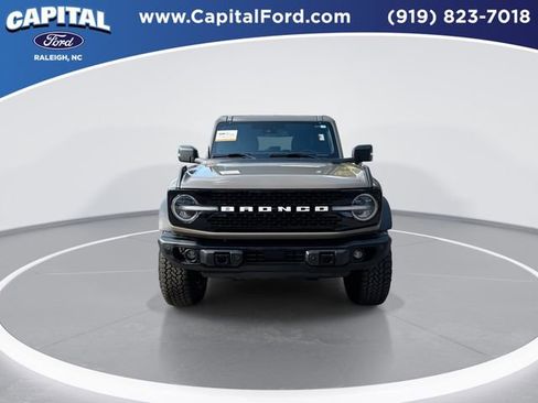 Used 2025 Ford Bronco Badlands AWD/4WD image 3