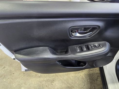 Used 2024 Honda HR-V LX image 11