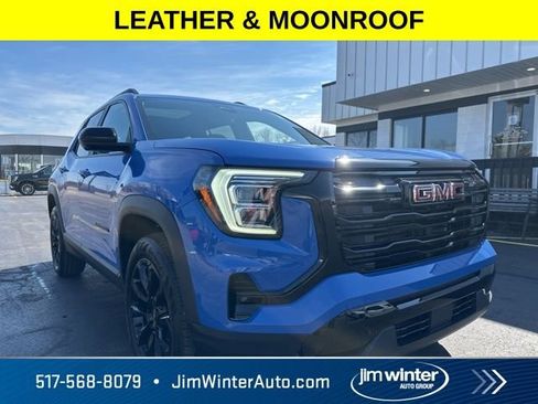 Used 2025 GMC Terrain Elevation w/ Elevation Premium Package image 6