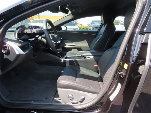 Used 2025 Lucid Air Pure RWD image 14
