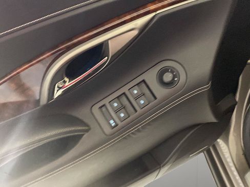 Used 2012 Buick LaCrosse Touring FWD image 17