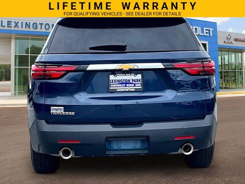 Used 2023 Chevrolet Traverse LS w/ Safety Package FWD image 4