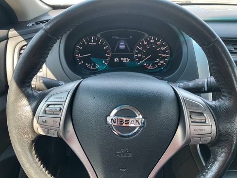 Used 2014 Nissan Altima 2.5 SL w/ Moonroof Package FWD image 18