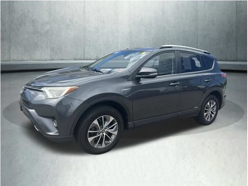 Used 2016 Toyota RAV4 XLE AWD/4WD image 1