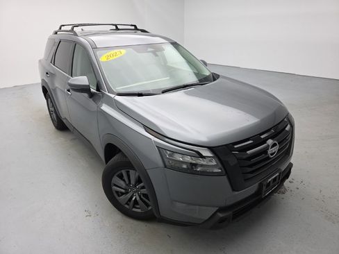 Used 2023 Nissan Pathfinder SV w/ Black Appearance Package image 2