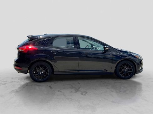Used 2016 Ford Focus SE w/ Equipment Group 201A FWD image 7