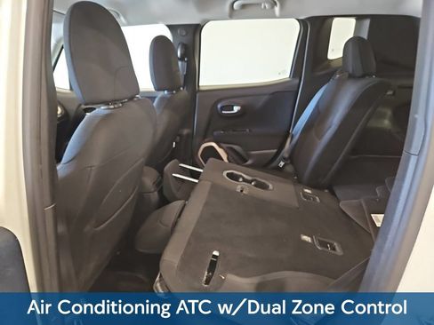 Used 2017 Jeep Renegade Latitude w/ Popular Equipment Group AWD/4WD image 5