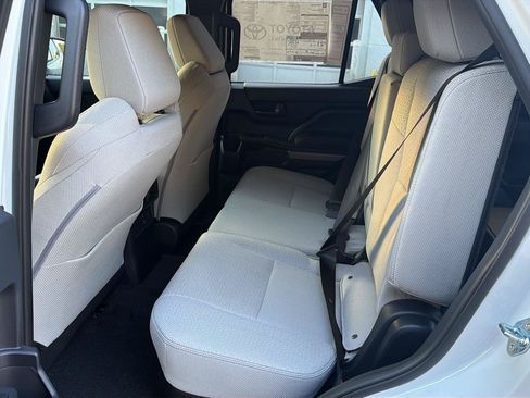 New 2026 Toyota 4Runner SR5 AWD/4WD image 11
