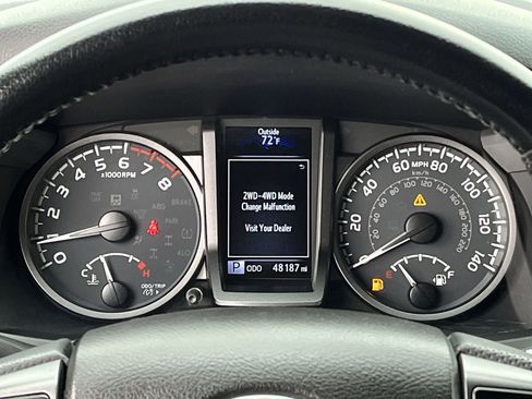 Used 2022 Toyota Tacoma TRD Off-Road AWD/4WD image 13