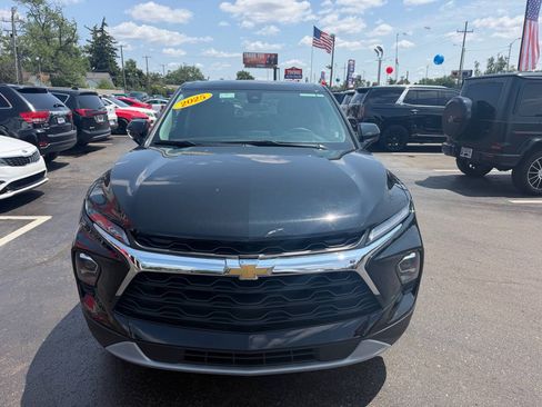 Used 2025 Chevrolet Blazer LT AWD/4WD image 2