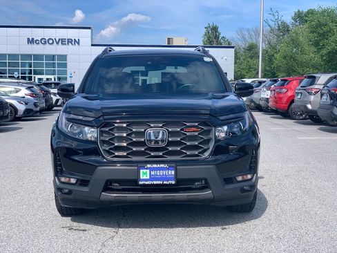 Used 2025 Honda Passport TrailSport image 3