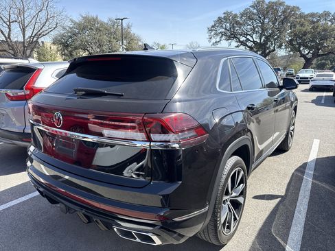 Used 2024 Volkswagen Atlas Cross Sport SEL Premium R-Line image 4