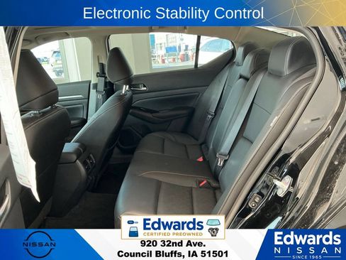 Used 2024 Nissan Altima 2.5 SL FWD image 13