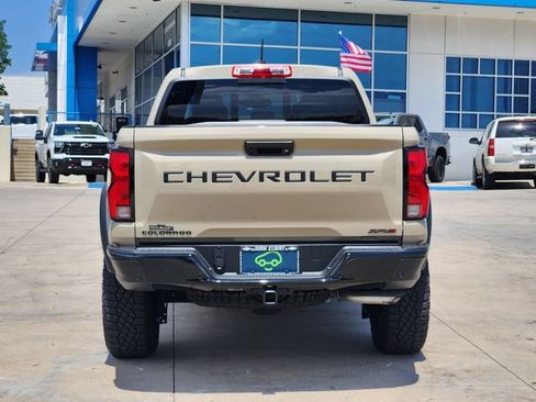 Used 2023 Chevrolet Colorado ZR2 w/ ZR2 Convenience Package III AWD/4WD image 6