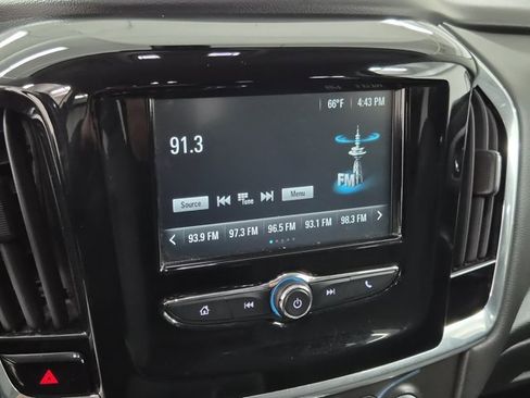 Used 2018 Chevrolet Traverse LT image 27
