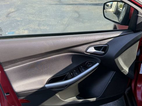 Used 2012 Ford Focus SE FWD image 7
