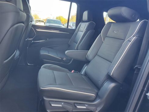 New 2026 Cadillac Escalade ESV Luxury w/ LPO, Radiant Package image 32