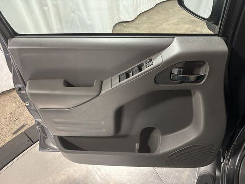 Used 2019 Nissan Frontier SV image 21