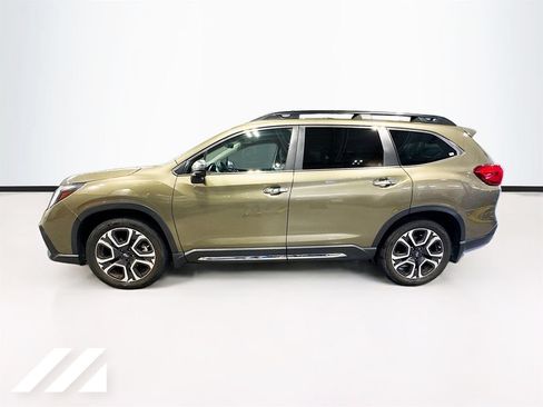 Used 2023 Subaru Ascent Touring AWD/4WD image 8