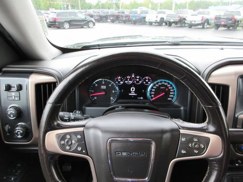 Used 2018 GMC Sierra 1500 Denali w/ Denali Ultimate Package AWD/4WD image 38