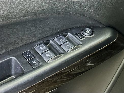 Used 2019 GMC Canyon SLE w/ Elevation Edition RWD image 15