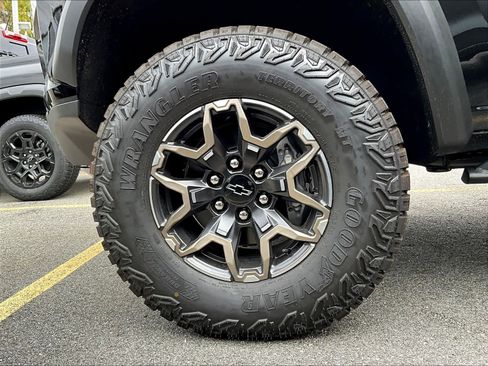 New 2026 Chevrolet Colorado ZR2 w/ Technology Package image 8