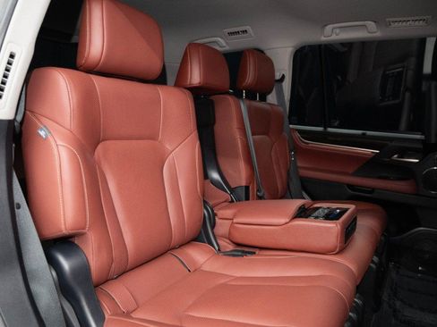 Used 2019 Lexus LX 570 4WD w/ Luxury Package image 14