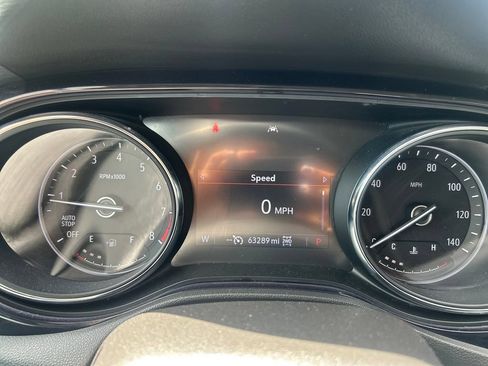 Used 2021 Buick Encore GX Essence AWD/4WD image 25