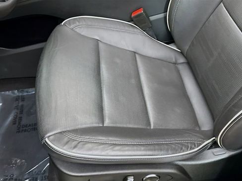 Used 2023 Cadillac Escalade Premium Luxury image 22