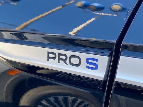 Certified 2022 Volkswagen ID.4 Pro S image 5