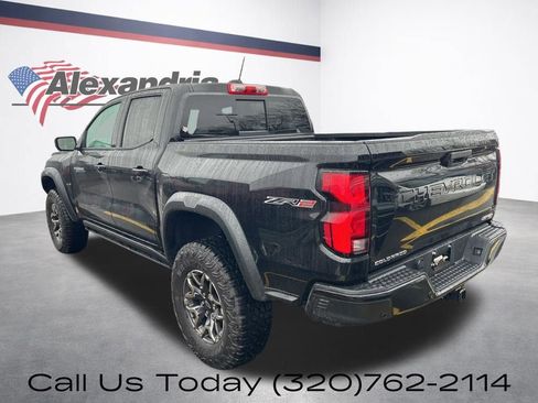 Used 2025 Chevrolet Colorado ZR2 w/ Technology Package AWD/4WD image 6