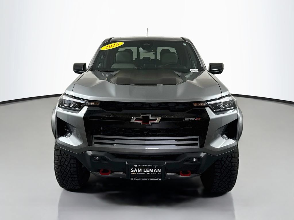 Used 2025 Chevrolet Colorado ZR2 w/ Technology Package AWD/4WD image 2