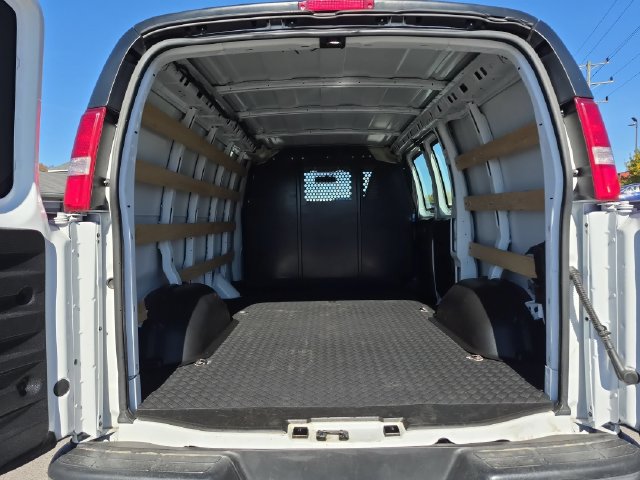 Used 2025 GMC Savana 2500 w/ Driver Convenience Package RWD image 13