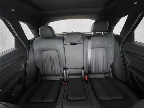 Used 2023 Audi Q5 2.0T Premium Plus w/ Premium Plus Package AWD/4WD image 12