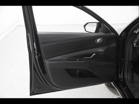 Certified 2024 Hyundai Elantra SEL FWD image 4