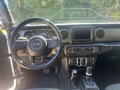 Used 2021 Jeep Wrangler Unlimited Sport AWD/4WD image 12