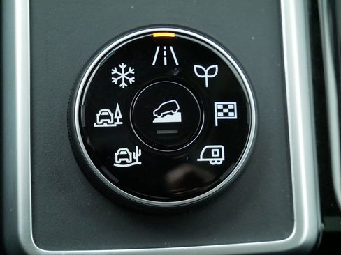 New 2025 Nissan Pathfinder Platinum image 31