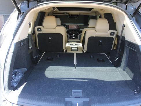 Certified 2025 Acura MDX FWD w/ Technology Package image 12