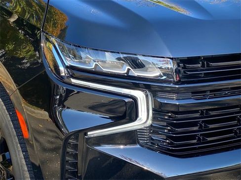 Used 2023 Chevrolet Suburban RST w/ Sport Performance Package image 4