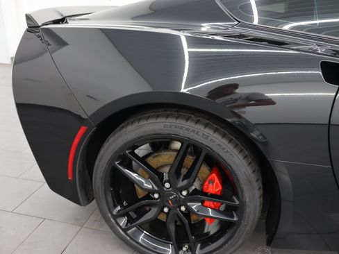 Used 2016 Chevrolet Corvette Stingray Coupe w/ Carbon Flash Badge Package RWD image 24