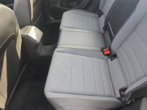 Used 2025 Volkswagen Jetta SE FWD image 10