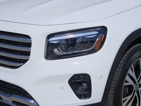 Certified 2025 Mercedes-Benz GLB 250 image 9