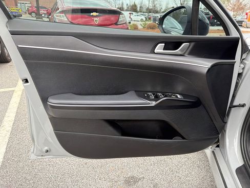 Used 2023 Kia K5 GT-Line image 10