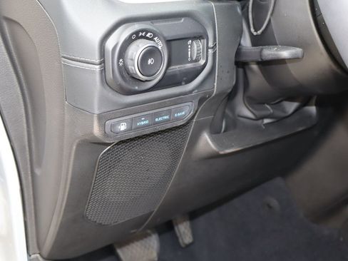 Used 2024 Jeep Wrangler Unlimited Sahara AWD/4WD image 20
