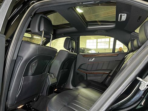 Used 2013 Mercedes-Benz E 550 4MATIC Sedan image 19