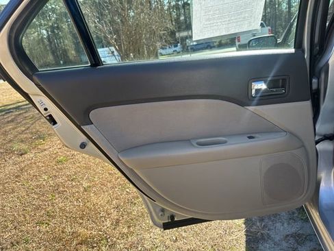 Used 2011 Ford Fusion SE w/ 202A Rapid Spec Order Code image 9