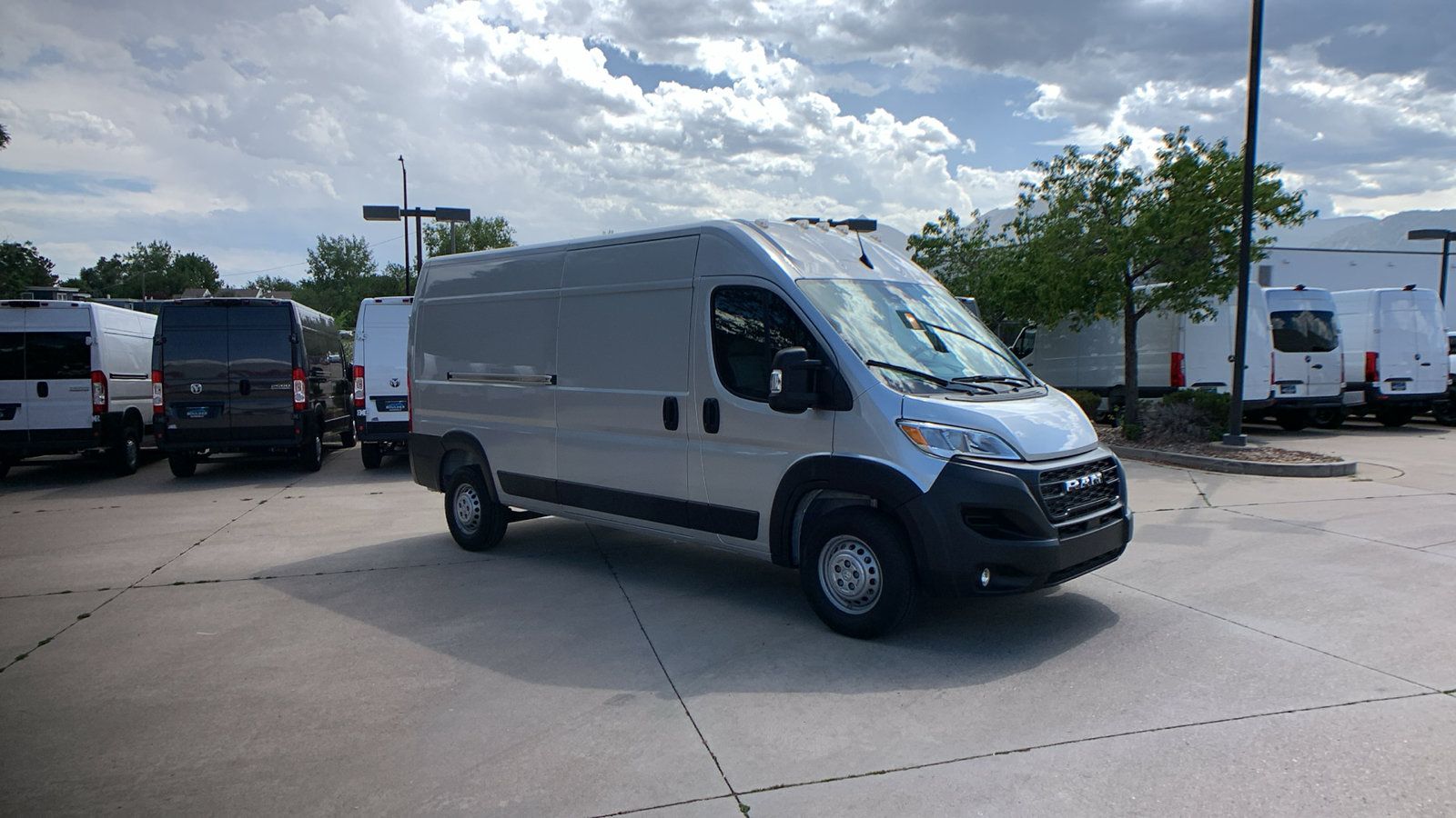 Used 2024 RAM ProMaster 2500 w/ Convenience Group FWD image 7