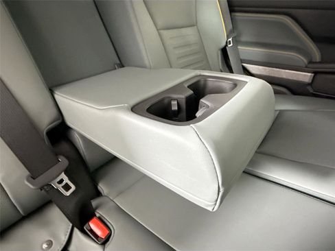 Certified 2025 Toyota 4Runner Trailhunter image 38