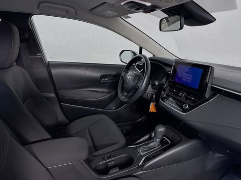 Used 2025 Toyota Corolla LE image 34