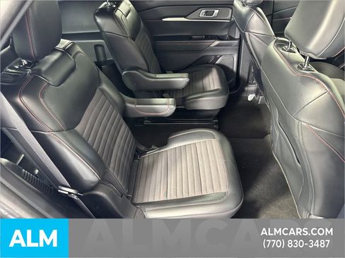 Used 2025 Ford Explorer ST-Line image 17
